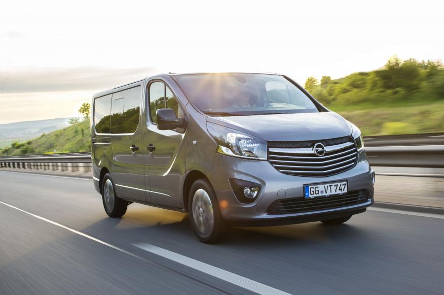  Opel Vivaro Tourer BiTurbo 2017 года  (фото 3 из 19)